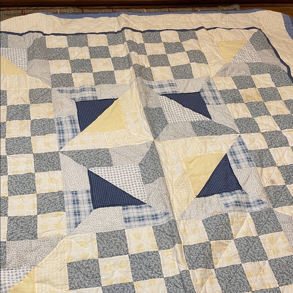 Pieced quilt